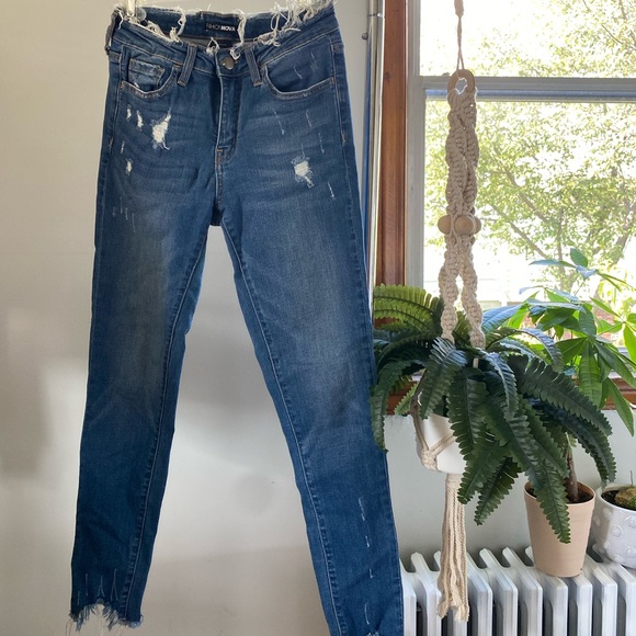Fashion Nova Distressed Jeans Medium Blue Wash - Picture 2 of 2